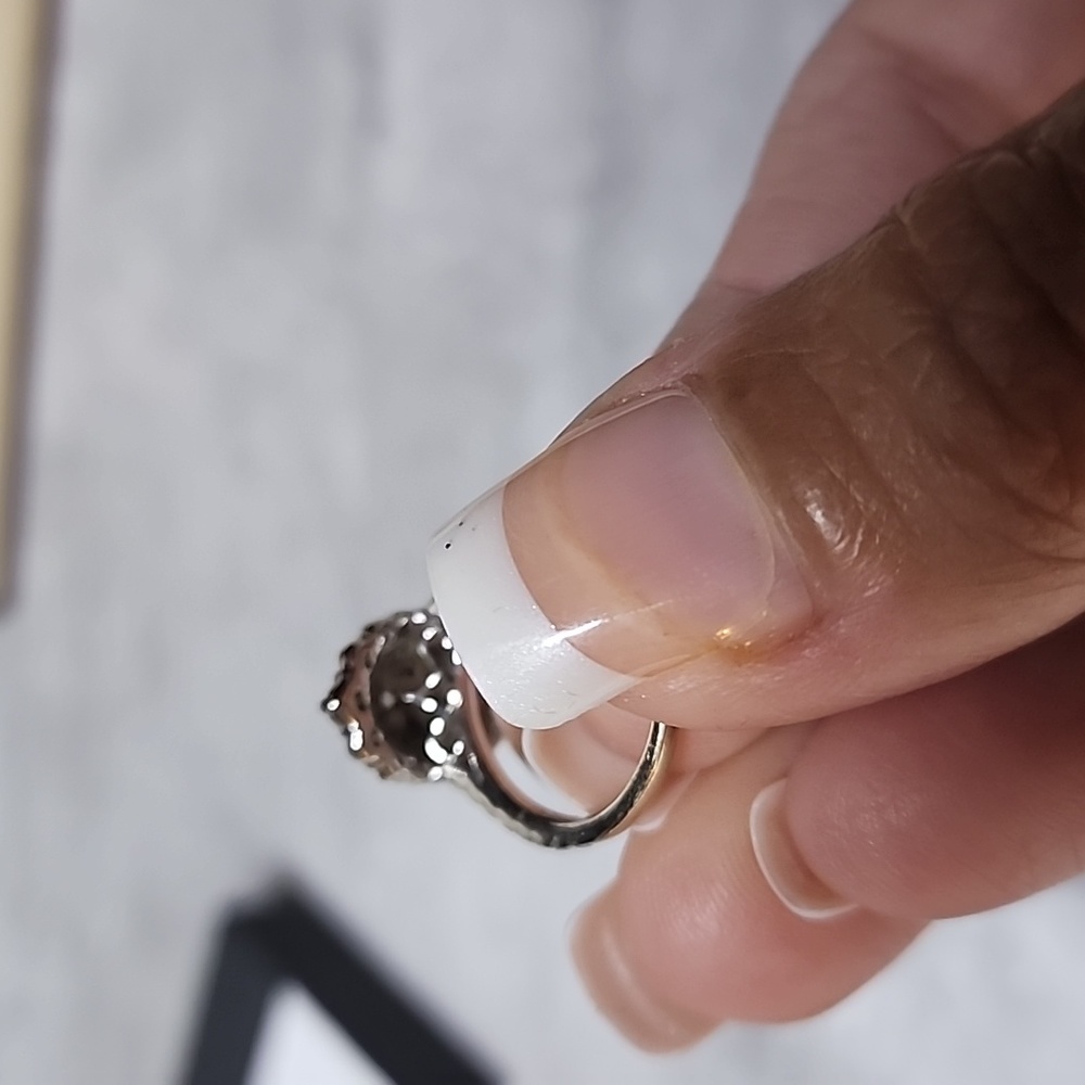 Diamond engagement/ cocktail ring - Picture 6 of 13